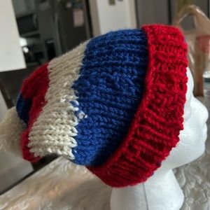Beanie hat red,blue. And white Buffalo color